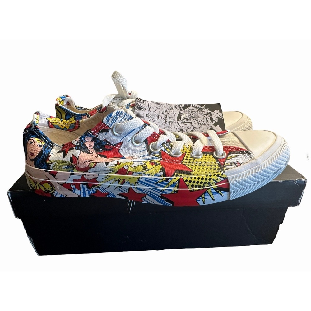 Converse x DC Comics Wonder Woman Sneakers Chuck Taylor All Star Low M 5 W 7 NEW - Picture 8 of 9